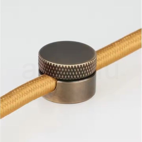 Antik bronz csavaros vezetékrögzítő Ø22 mm méretben